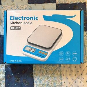 Electronic Kitchen Scale with LCD Display - Black and White